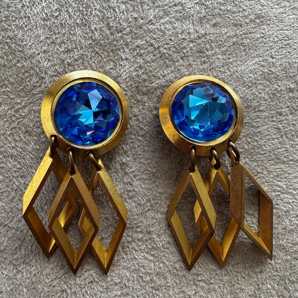 Vintage La Contessa Clip On Earrings
